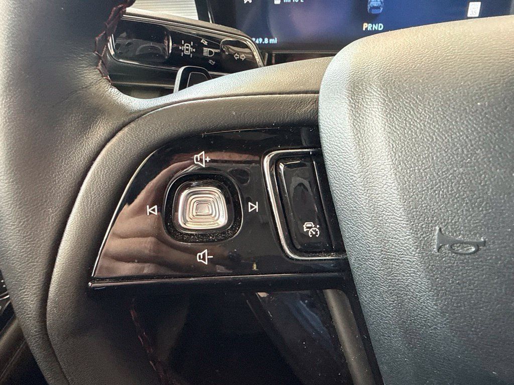 Certified 2025 Lincoln Corsair Reserve AWD/4WD image 14