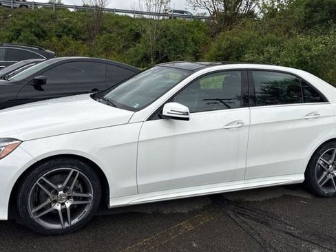 Used 2015 Mercedes-Benz E 400 4MATIC Sedan image 1