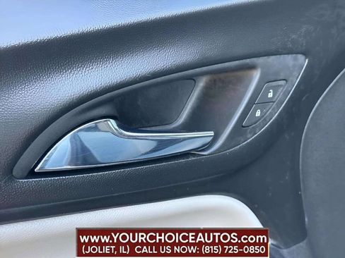 Used 2022 Chevrolet Equinox LT w/ Driver Convenience Package FWD image 23