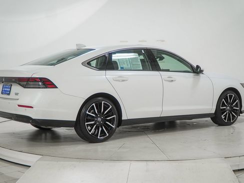 Used 2025 Honda Accord Touring image 12
