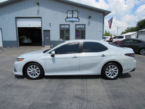 Used 2023 Toyota Camry LE FWD image 3