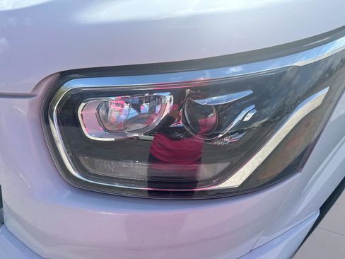 Used 2023 Ford Transit 350 XLT image 10