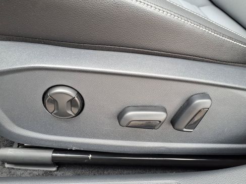 Certified 2026 Volkswagen Jetta SE FWD image 23