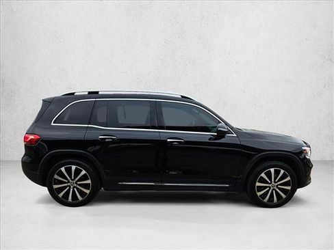Used 2023 Mercedes-Benz GLB 250 image 4