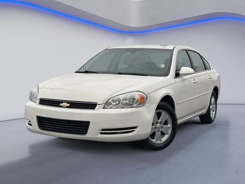 Used 2008 Chevrolet Impala LT image 2