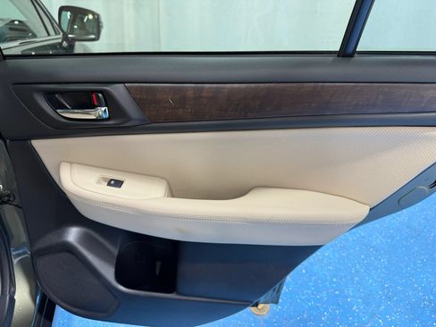 Used 2017 Subaru Outback 2.5i Limited AWD/4WD image 30