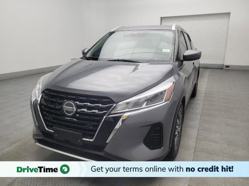 Used 2021 Nissan Kicks SV image 1