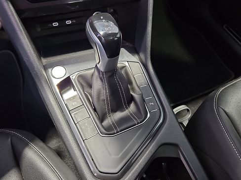 Certified 2023 Volkswagen Tiguan SE R-Line FWD image 15