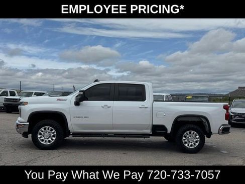 Used 2024 Chevrolet Silverado 2500 LT w/ Convenience Package AWD/4WD image 2