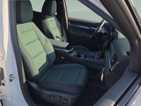 New 2026 GMC Terrain AT4 w/ Convenience Package III AWD/4WD image 15