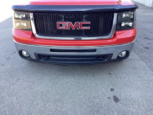Used 2011 GMC Sierra 1500 SLT w/ SLT Convenience Package AWD/4WD image 20