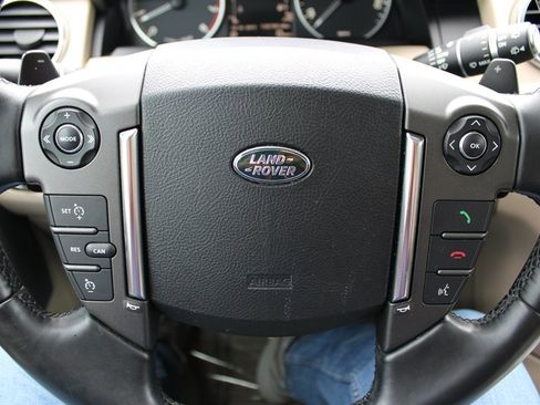 Used 2015 Land Rover LR4 HSE LUX image 37