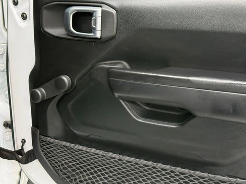 Used 2020 Jeep Wrangler Sport AWD/4WD image 17