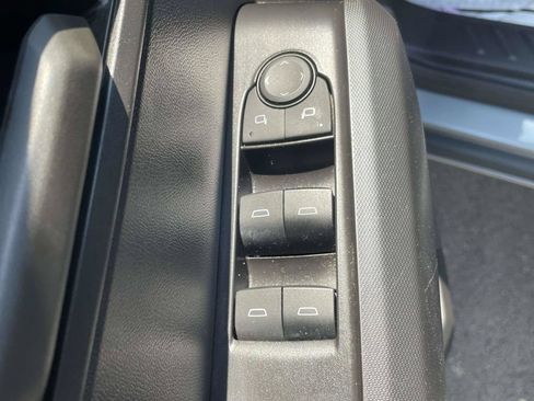 Used 2024 Chevrolet Colorado W/T RWD image 16