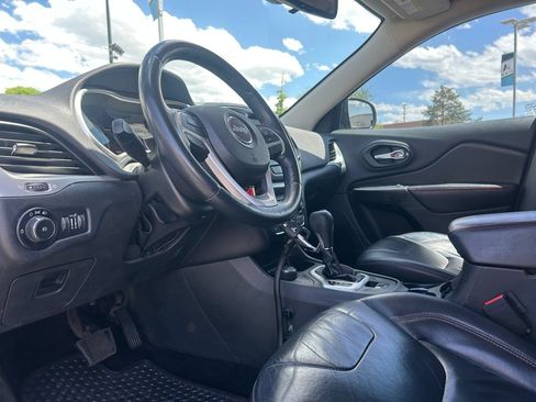 Used 2014 Jeep Cherokee Trailhawk w/ Leather Interior Group AWD/4WD image 25