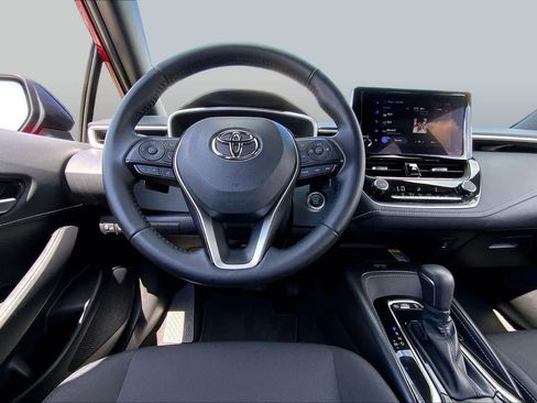 Used 2026 Toyota Corolla SE FWD image 6