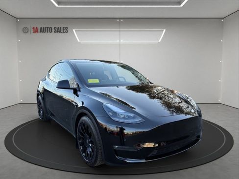 Used 2021 Tesla Model Y Performance image 7