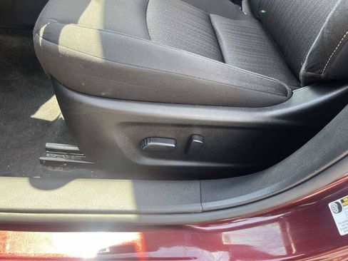 Used 2025 Nissan Altima 2.5 SV FWD image 16