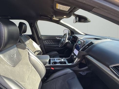 Used 2022 Ford Edge ST image 33