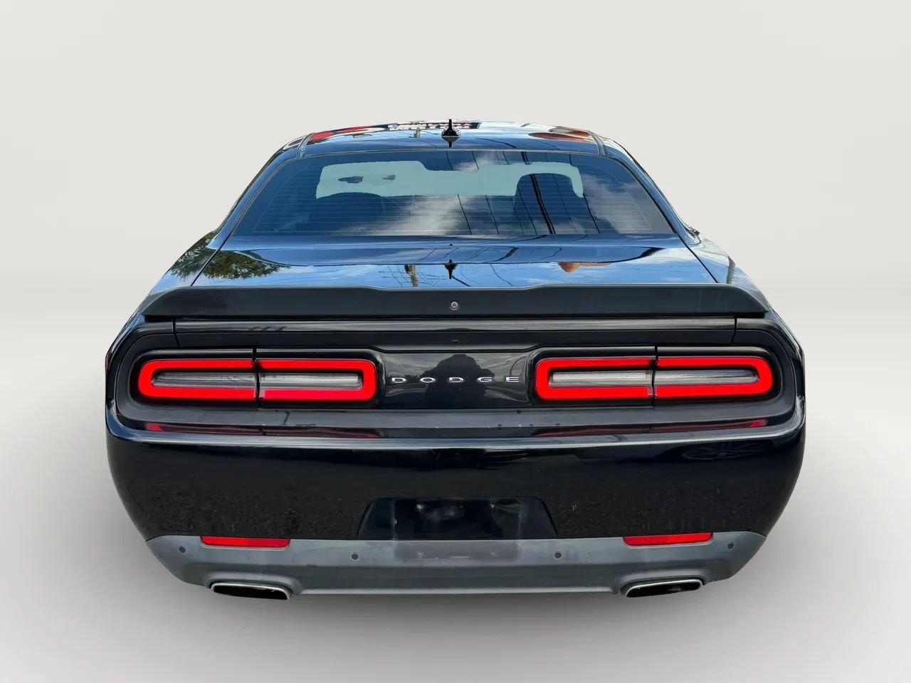 Used 2016 Dodge Challenger SXT Plus RWD image 4