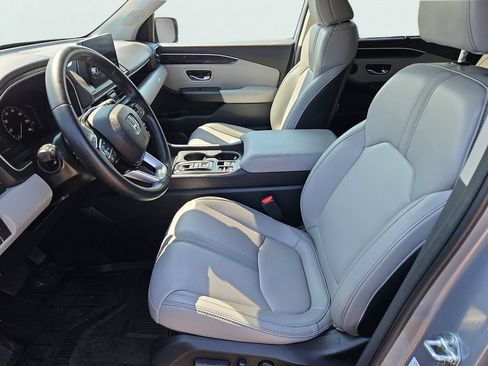 Certified 2025 Honda Pilot EX-L image 32