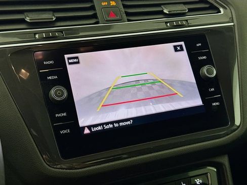 Used 2020 Volkswagen Tiguan SE FWD image 22