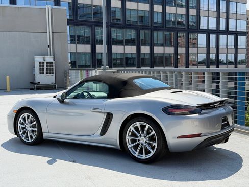 Certified 2024 Porsche 718 Boxster RWD image 3