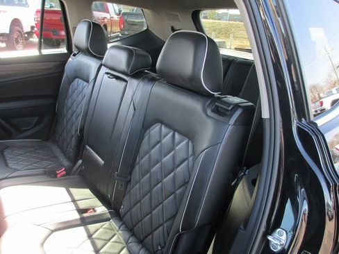 Used 2024 Volkswagen Atlas SEL Premium R-Line image 19