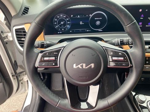 Used 2024 Kia Seltos EX AWD/4WD image 11