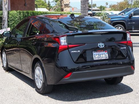 Used 2020 Toyota Prius LE FWD image 6