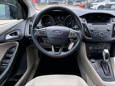 Used 2015 Ford Focus SE image 6
