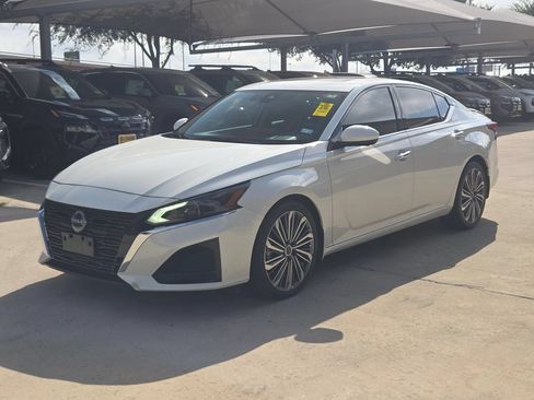 Used 2024 Nissan Altima 2.5 SL FWD image 7