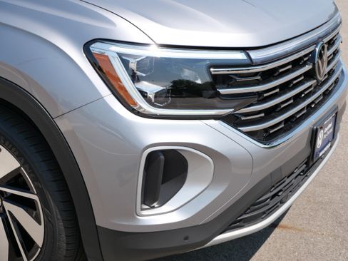 Certified 2024 Volkswagen Atlas SEL AWD/4WD image 16