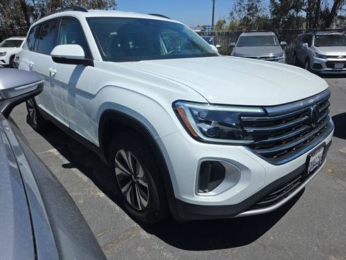 Certified 2024 Volkswagen Atlas SE FWD image 3