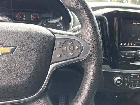 Used 2021 Chevrolet Traverse LS FWD image 18