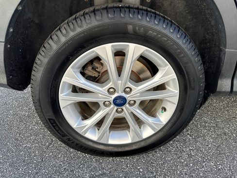 Used 2018 Ford Escape SEL AWD/4WD image 9