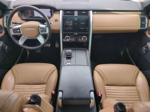 Used 2023 Land Rover Discovery Metropolitan Edition AWD/4WD image 14