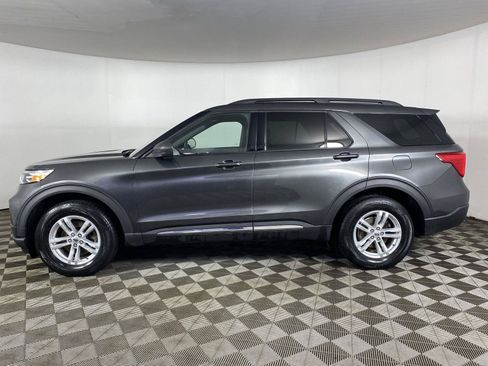 Used 2020 Ford Explorer XLT w/ Equipment Group 202A AWD/4WD image 3
