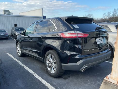 Used 2024 Ford Edge Titanium image 2