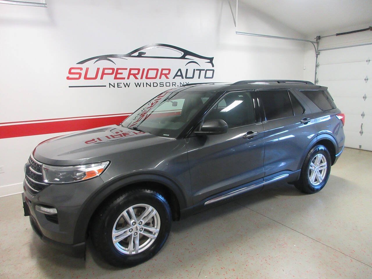 Used 2020 Ford Explorer XLT w/ Equipment Group 202A AWD/4WD image 1