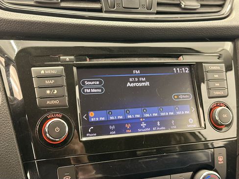 Used 2018 Nissan Rogue SV w/ Premium Package AWD/4WD image 21