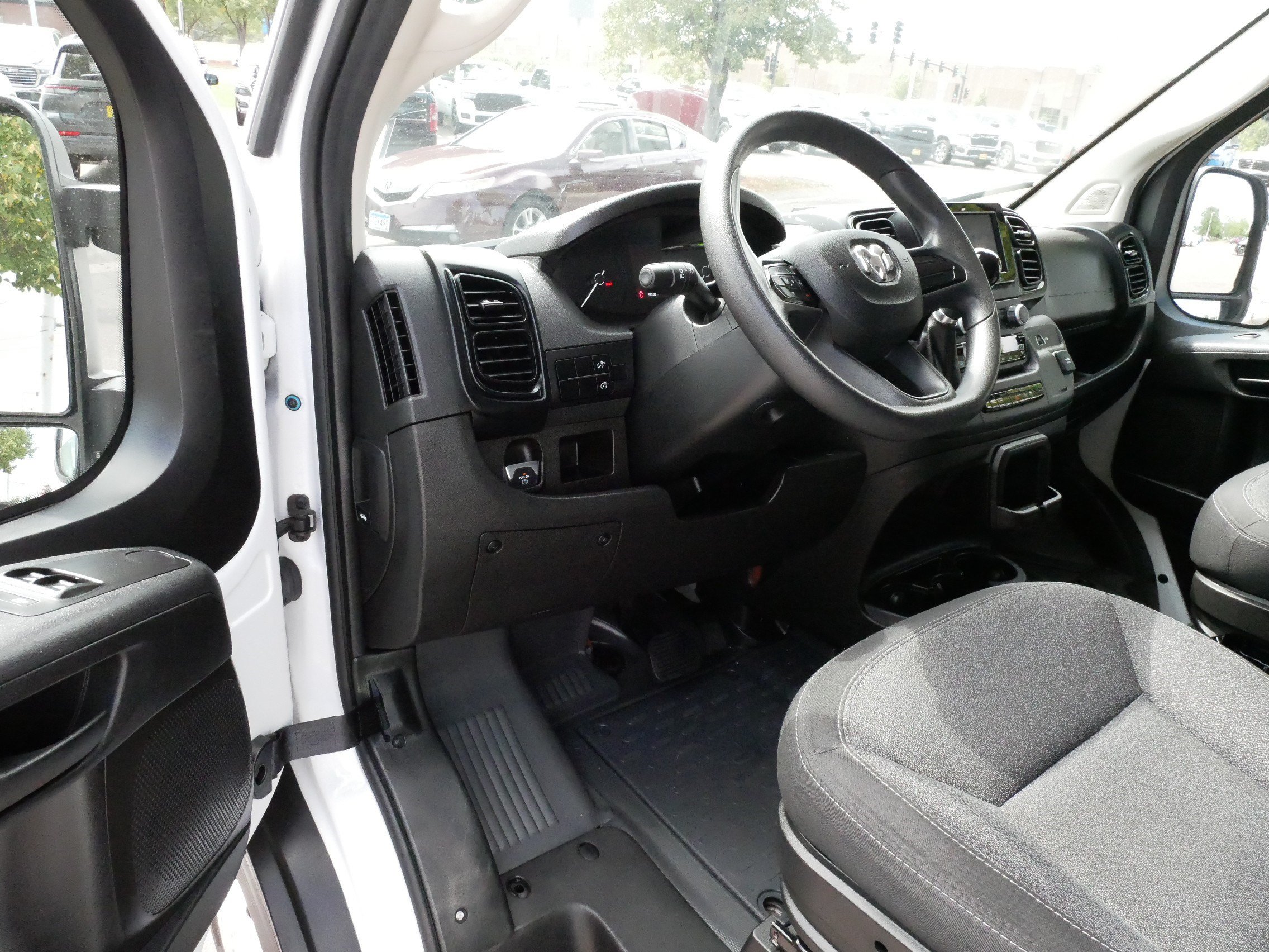 Used 2023 RAM ProMaster 2500 FWD image 9