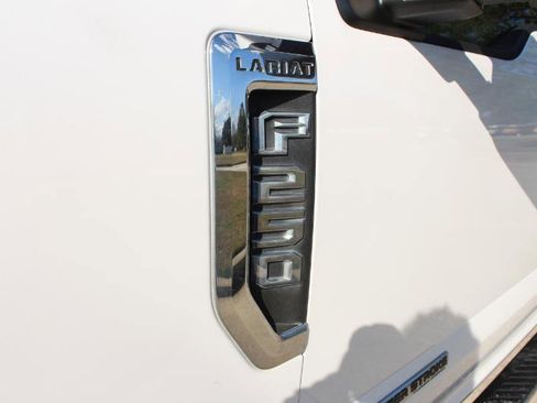 Used 2017 Ford F250 Lariat w/ Lariat Ultimate Package image 24