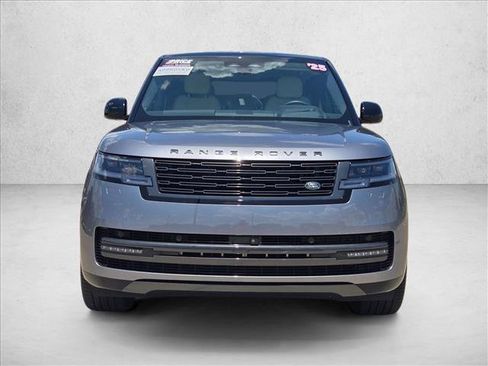 Used 2025 Land Rover Range Rover SE AWD/4WD image 2