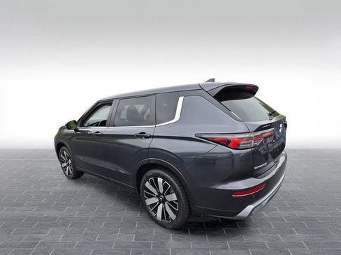 Used 2025 Mitsubishi Outlander SE AWD/4WD image 7