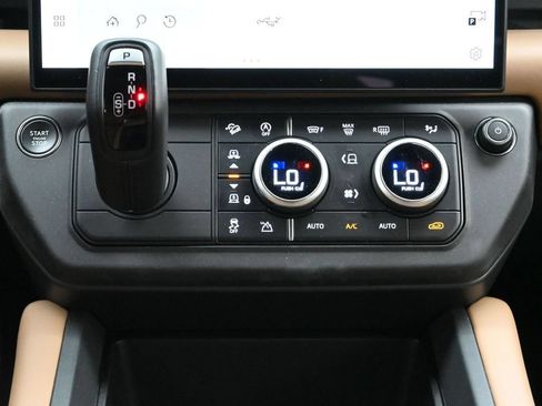 Used 2026 Land Rover Defender 110 X-Dynamic SE AWD/4WD image 22