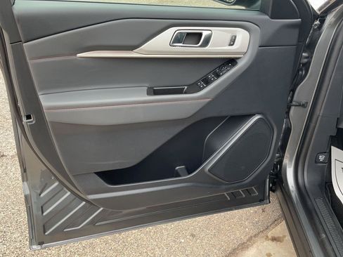 New 2026 Ford Explorer Active w/ Active Comfort Package AWD/4WD image 9