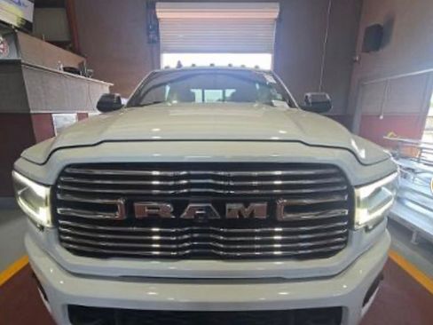 Used 2021 RAM 2500 Laramie AWD/4WD image 3