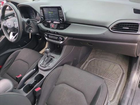 Used 2019 Hyundai Elantra GT image 13