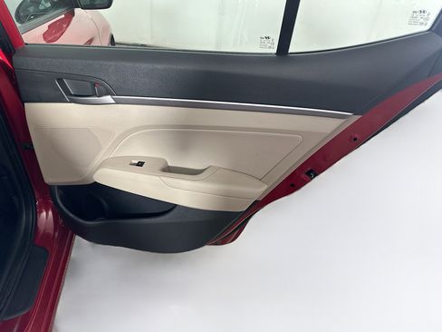 Used 2017 Hyundai Elantra Value Edition FWD image 31